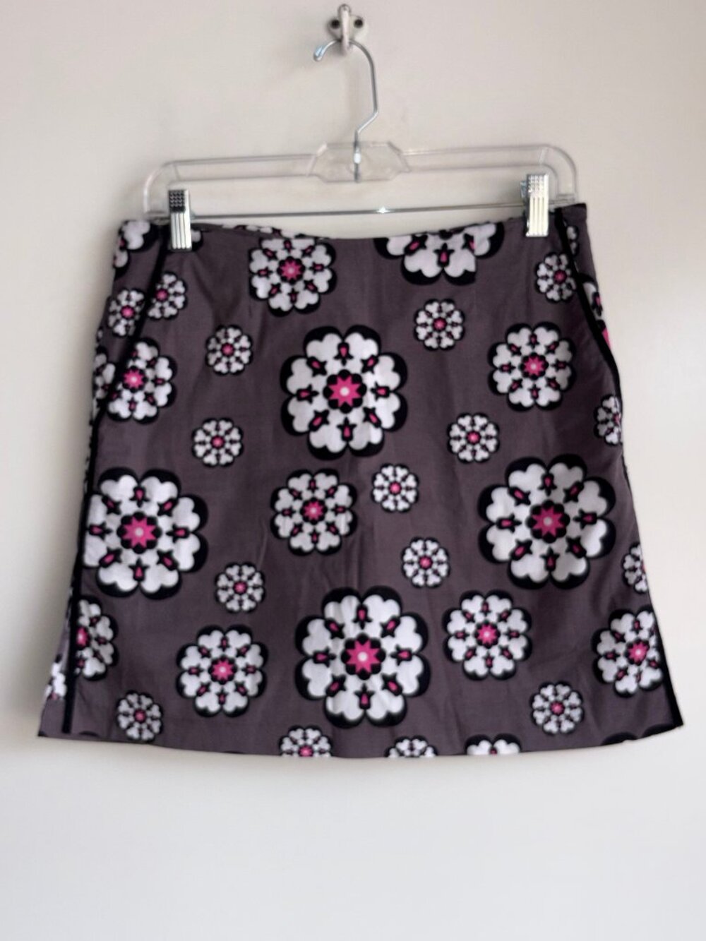 GOLFTINI Golf Skort Skirt Size 4L Flowers